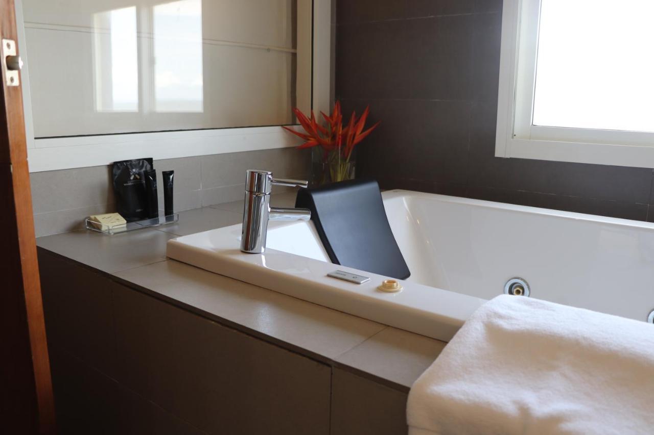 Mamba Point Hotel Monrovia Kültér fotó